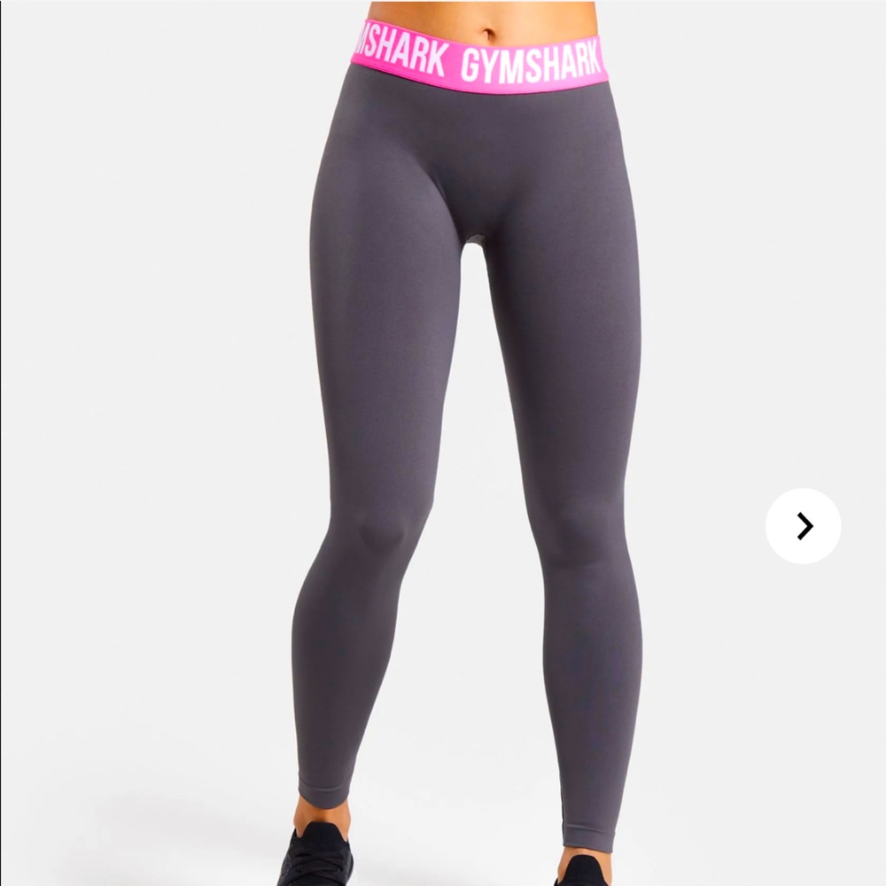 Gym shark leggings